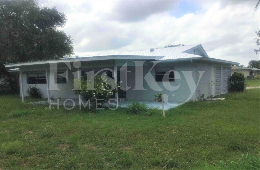 Building Photo - 202 SW Reynolds Ave