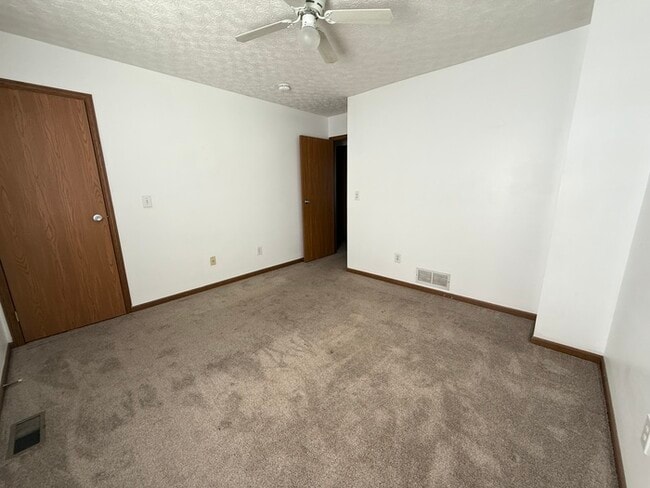Building Photo - 2 Bedroom, 1 Bath Condo in Blacklick