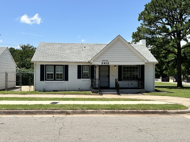 Building Photo - 2412 NW 38th St