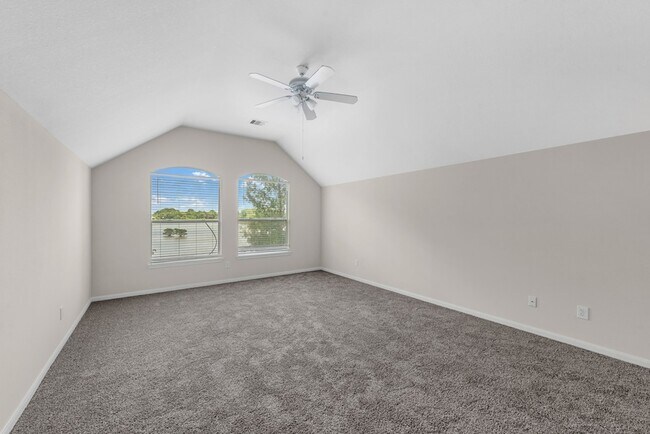 Building Photo - 2519 Fair Oak St