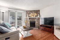 Building Photo - Beautiful 2 Bedroom Condo Across from Aurora Medical Center