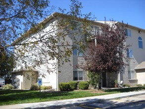Primary Photo - Huntington Apartments