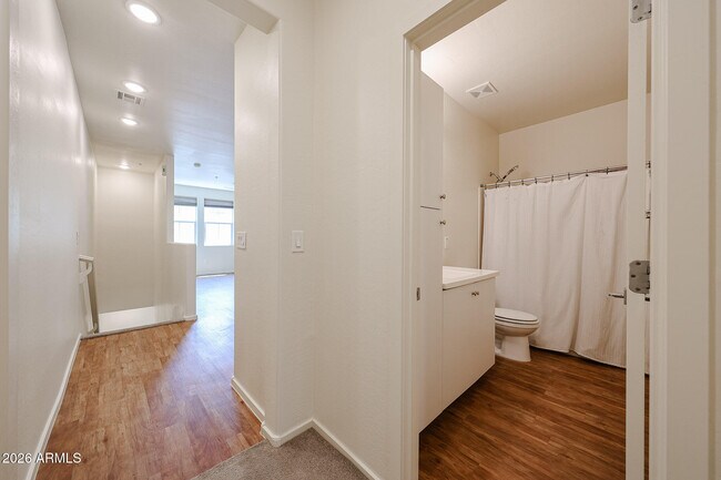 Building Photo - 2321 E Hidalgo Ave