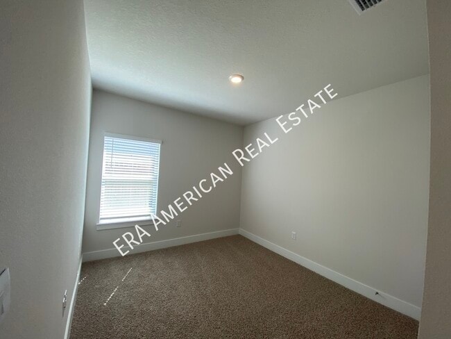 Building Photo - 3398 Southwind Dr