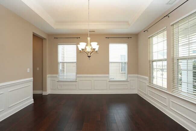 Building Photo - Bright 5BR w/ Island Kitchen,  Loft & 2-Car Garage in Mooresville