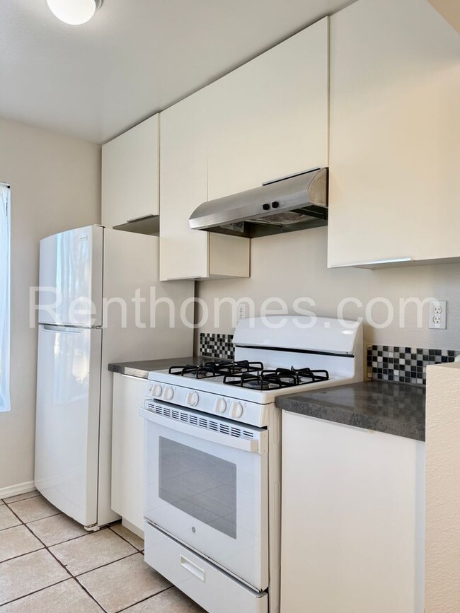 Building Photo - Mira Mesa, 8488 New Salem St #69, 2 Master...