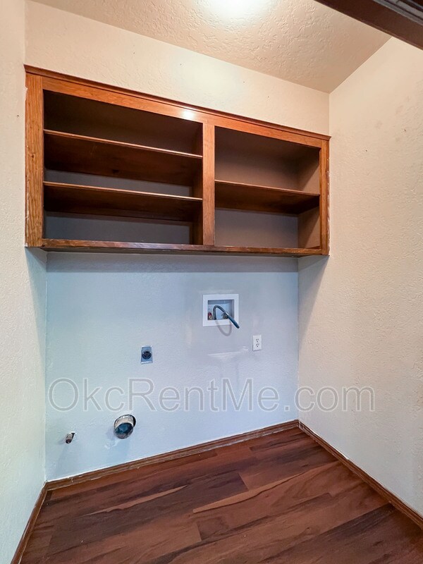 Building Photo - 6801 Chisholm Ct