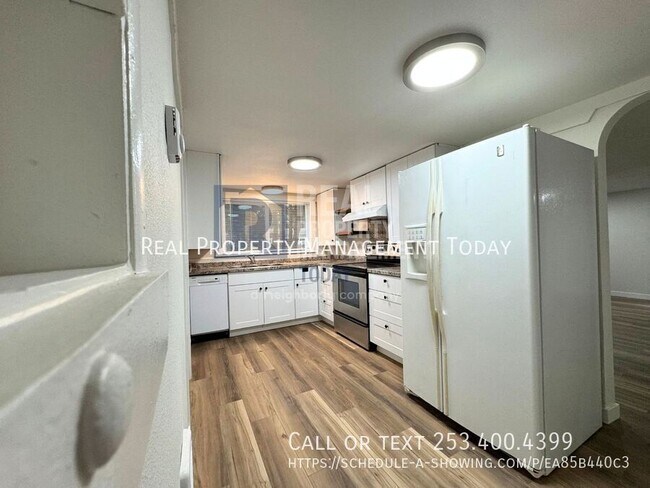 Building Photo - 3316 46th St E