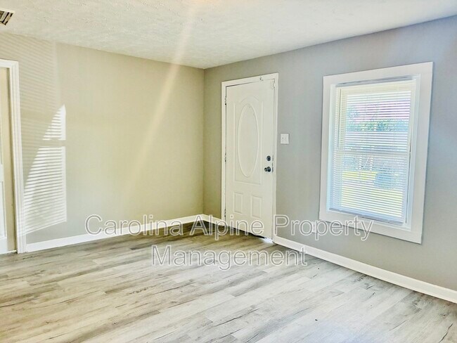 Building Photo - 1518 Hollyleaf Ave