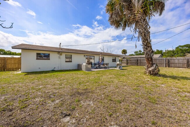 Building Photo - 1160 Altman Dr