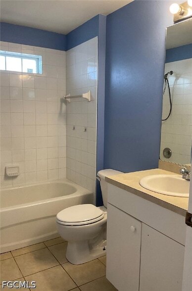 Building Photo - 2323 NE 26th St