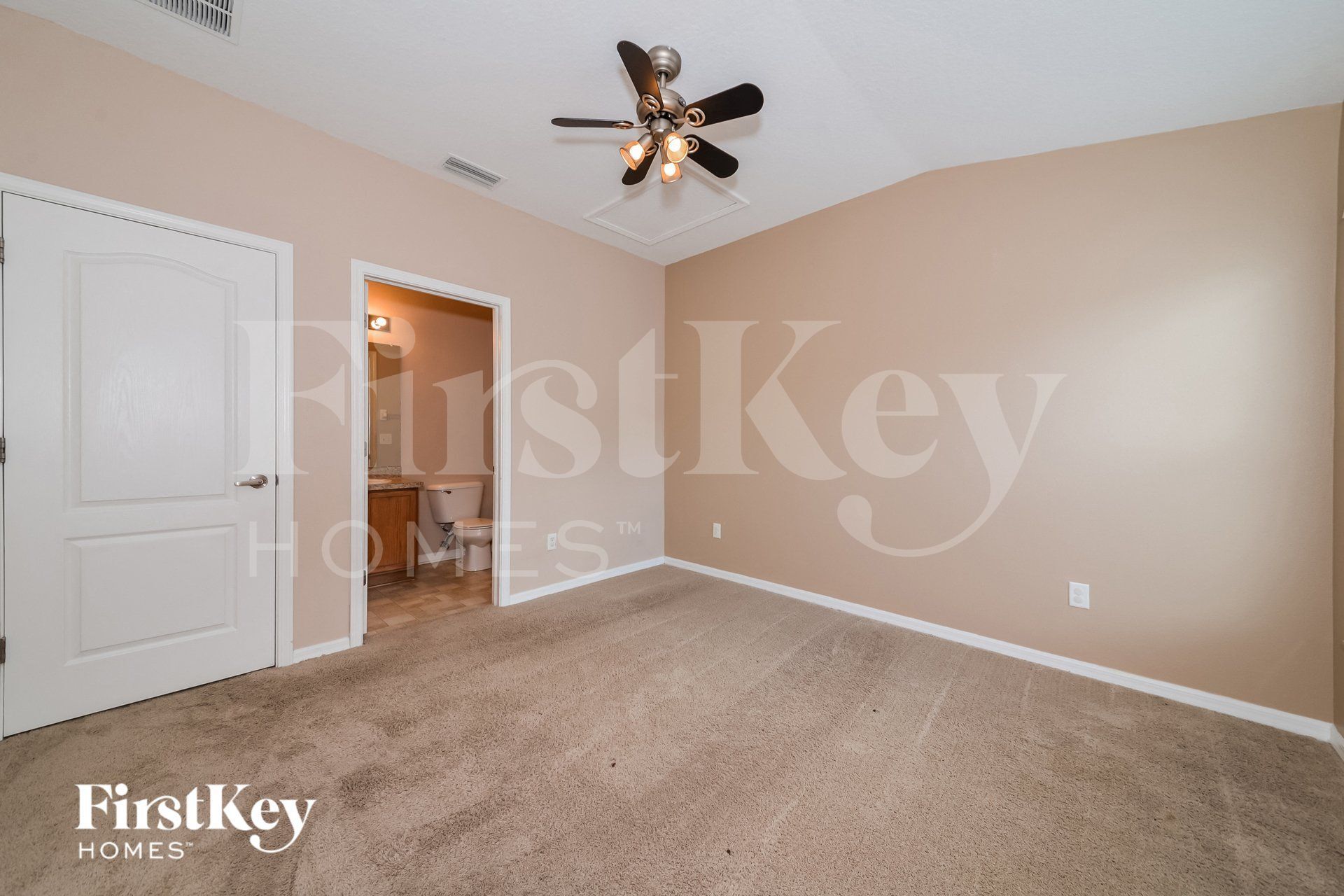 Building Photo - 15825 Fishhawk Falls Dr