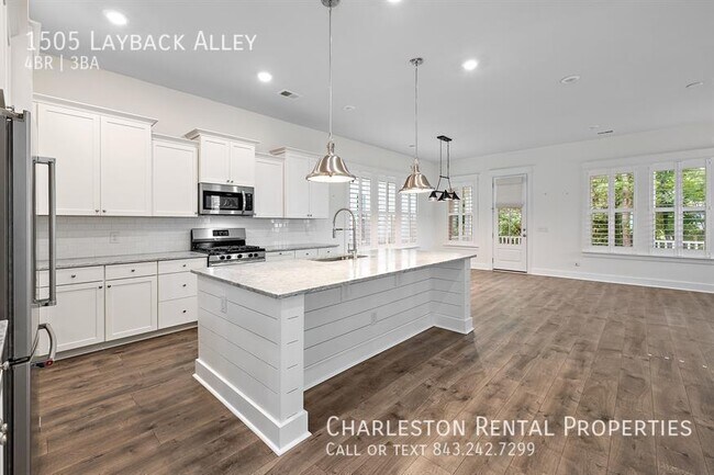 Building Photo - 1505 Layback Aly