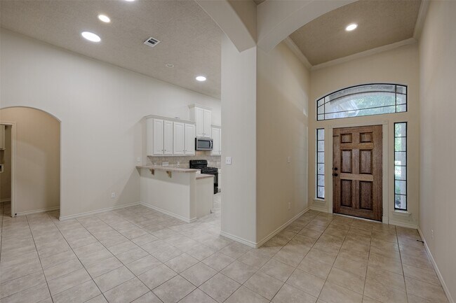 Building Photo - 12460 Lyra Dr