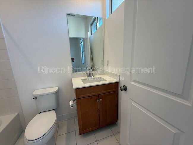 Building Photo - 43 Jensen Ct