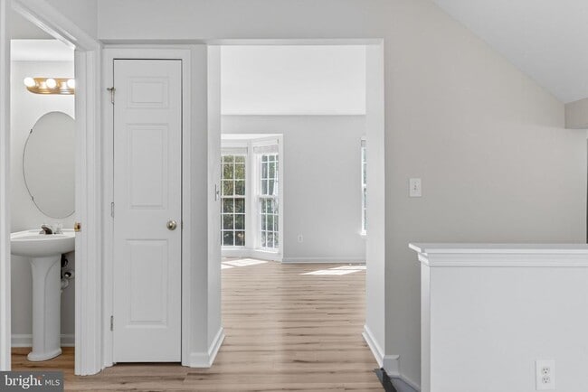 Building Photo - 43742 Tolamac Dr