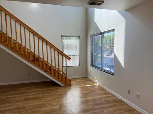 Building Photo - 321 N Frances St