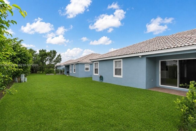 Building Photo - 4152 Pine Ridge Ln
