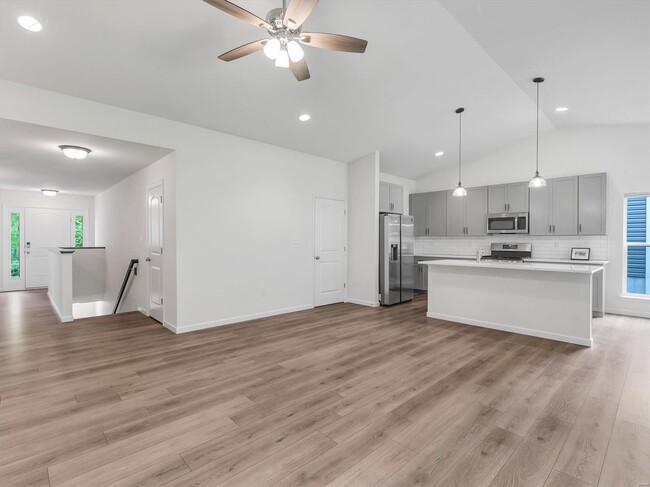 Building Photo - 1631 Ridgefield Blf Ct
