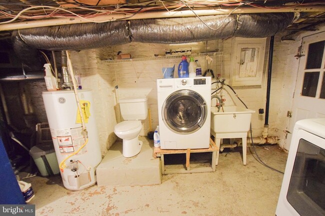 Building Photo - 3606 Hudson St