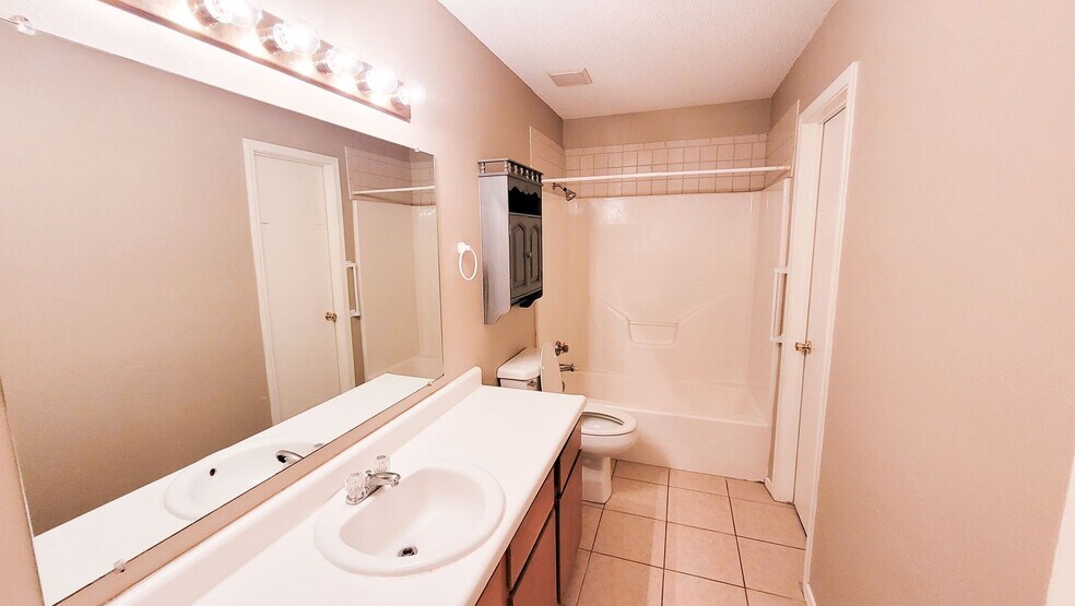 Building Photo - 1805 Cherrybark Bend