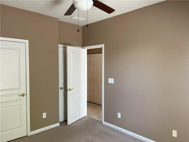 Building Photo - 916 Santa Anita Dr