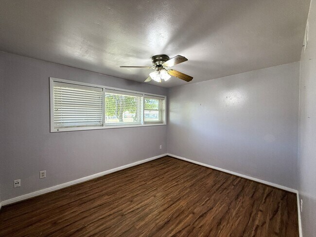 Building Photo - Timeless Comfort in Midwest City – 3BR Hom...