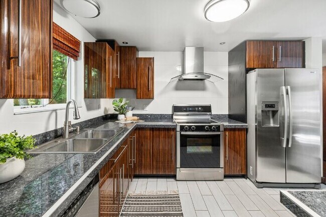 Building Photo - Spacious 5 Bedroom Home in Midlothian - $2,800/mo