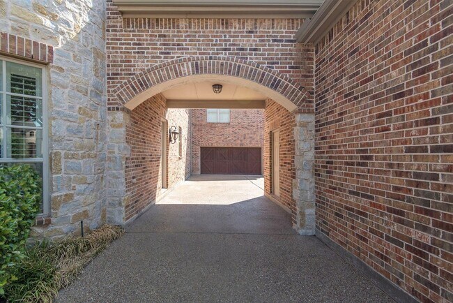 Building Photo - 2264 Hermitage Dr