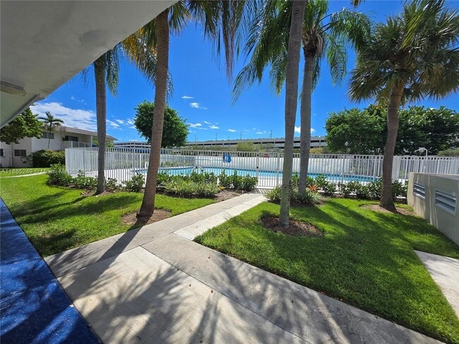 Building Photo - 7660 SW 82nd St
