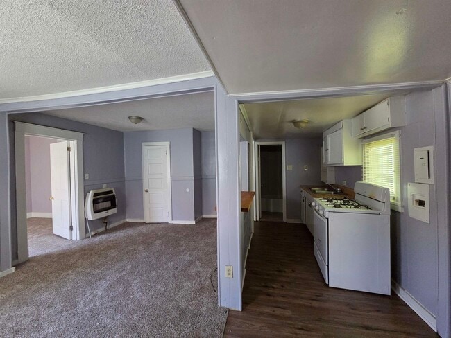 Building Photo - 1320 Faxon Ave