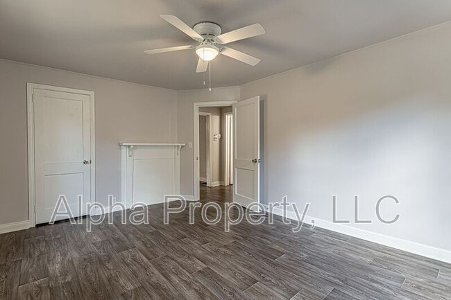 Building Photo - 8 Wrigley St