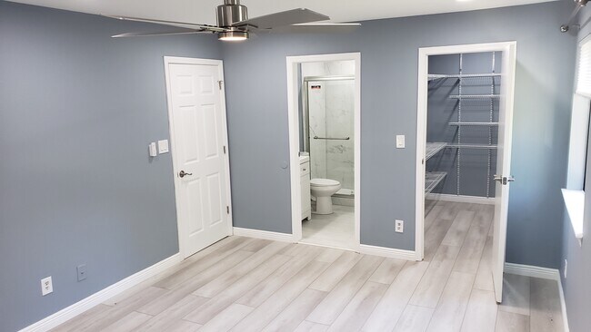 Building Photo - 2421 Old Stone Mill Dr