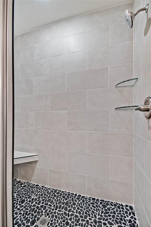 Building Photo - 5 Stoneleigh Ln