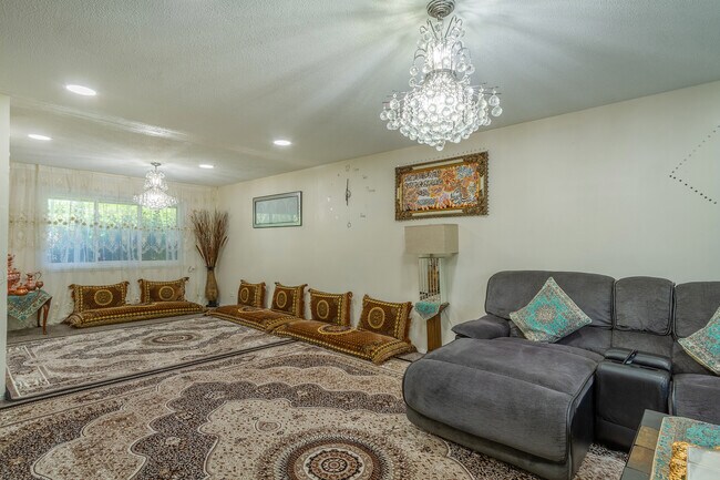 Building Photo - 1126 Tiverton Ct