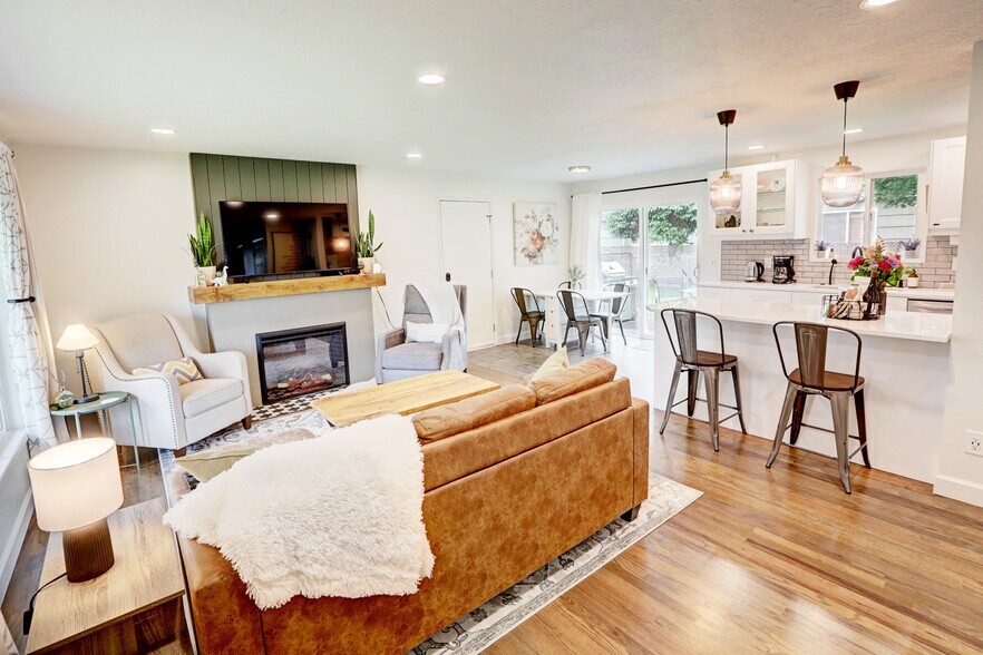 Building Photo - 2630 NE 111th Ave