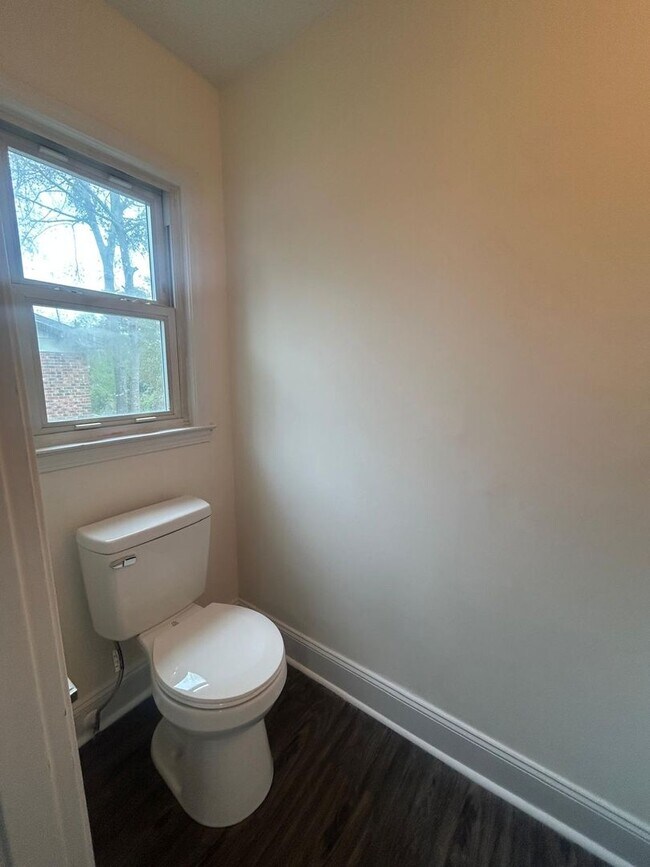 Building Photo - 4BR Home Minutes from Downtown & Fort Jackson