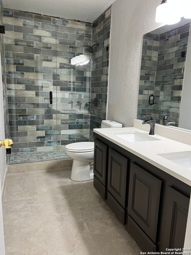 Building Photo - 4006 Legend Creek Dr