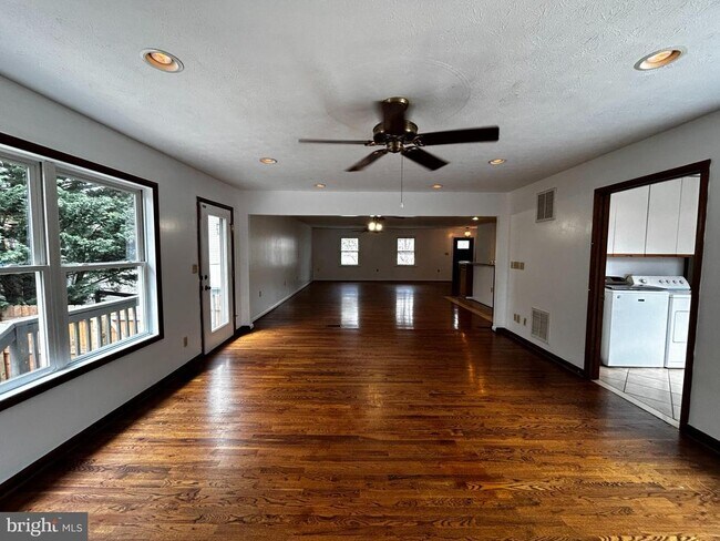 Building Photo - 123 Meadowbrooke Pl