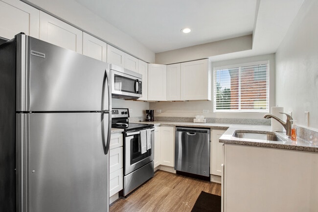 Building Photo - 4032 Clark Ave