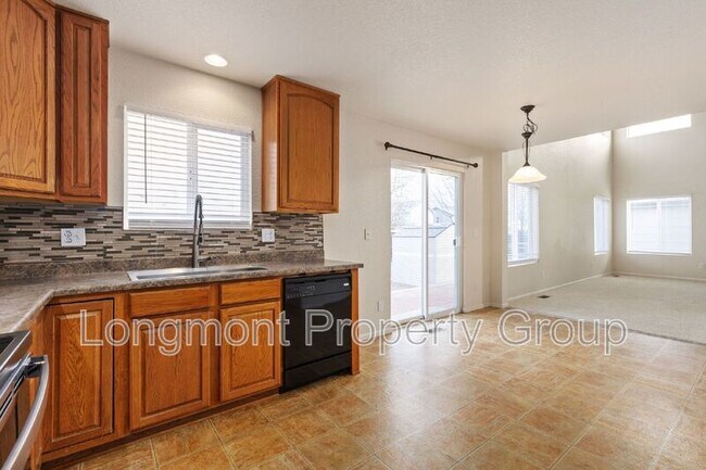 Building Photo - 5727 Skyline Ave