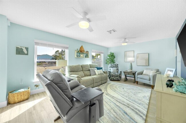 Building Photo - 1015 Spindle Palm Way