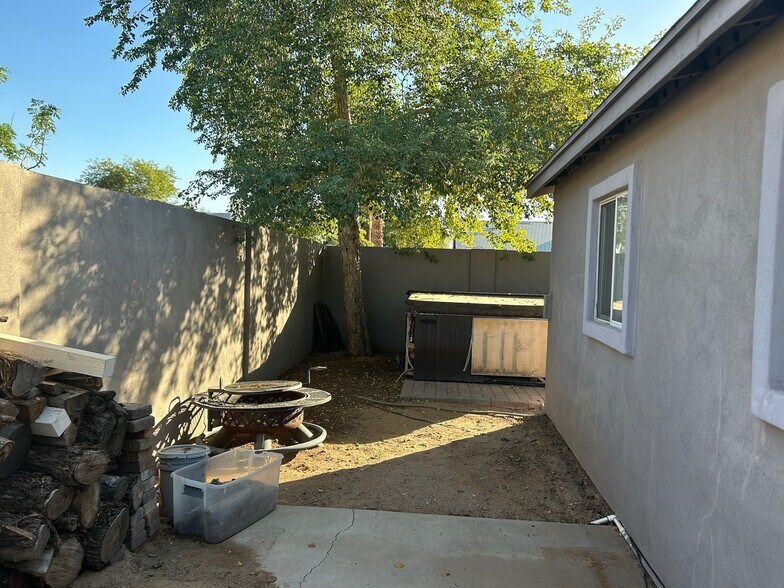 Building Photo - 2933 W Muriel Dr