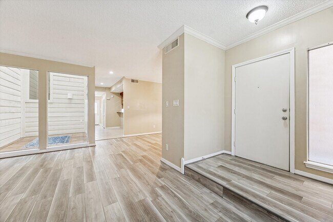 Building Photo - 5933 Woodway Place Ct