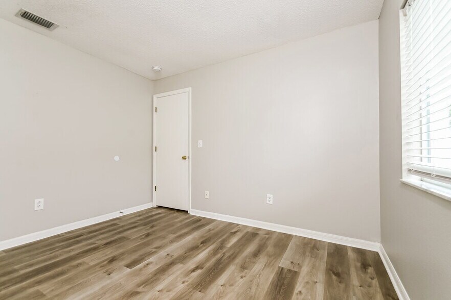 Building Photo - 11733 Brenford Crest Dr