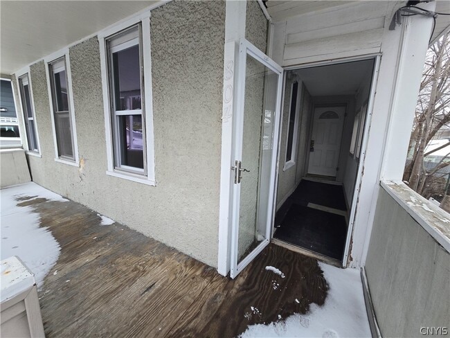 Building Photo - 804 E Division St