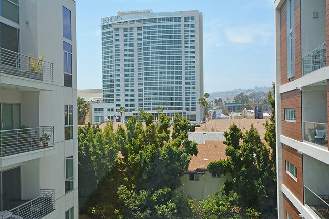 Building Photo - 6735 Yucca St