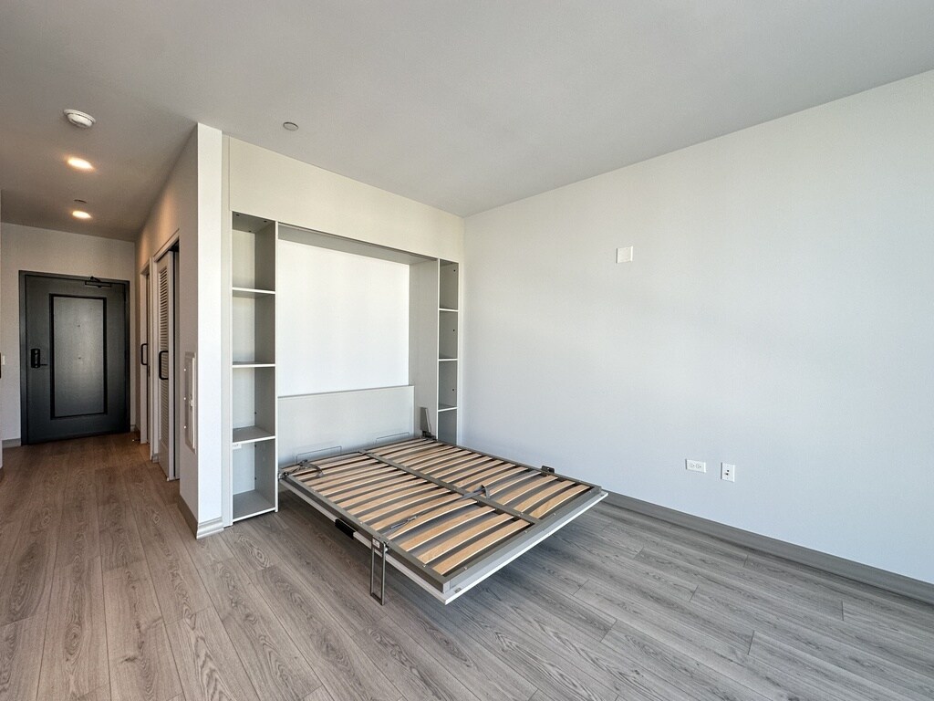 Building Photo - 2155 N Elston Ave