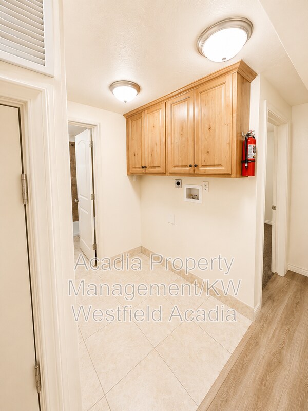 Building Photo - 315 E 600 S St