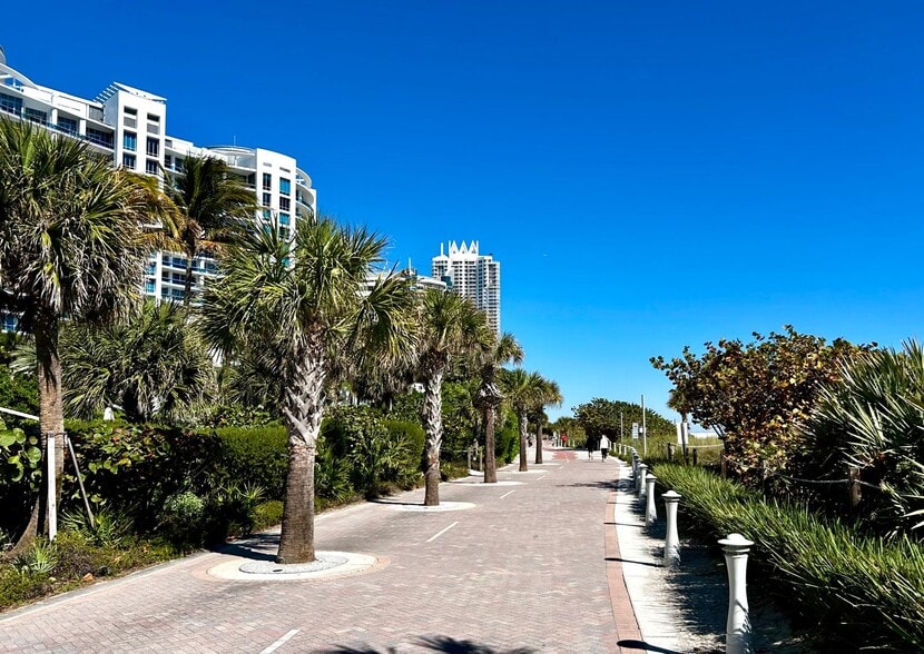 Building Photo - 5838 Collins Ave